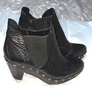 Pedro Garcia Black Heeled Boots with Sleek Design